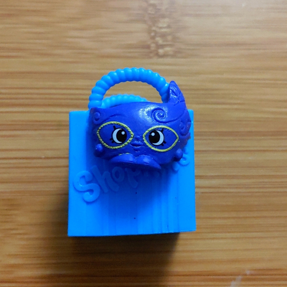 Shopkins S7 Toy Figure - Rare Maddie Mask